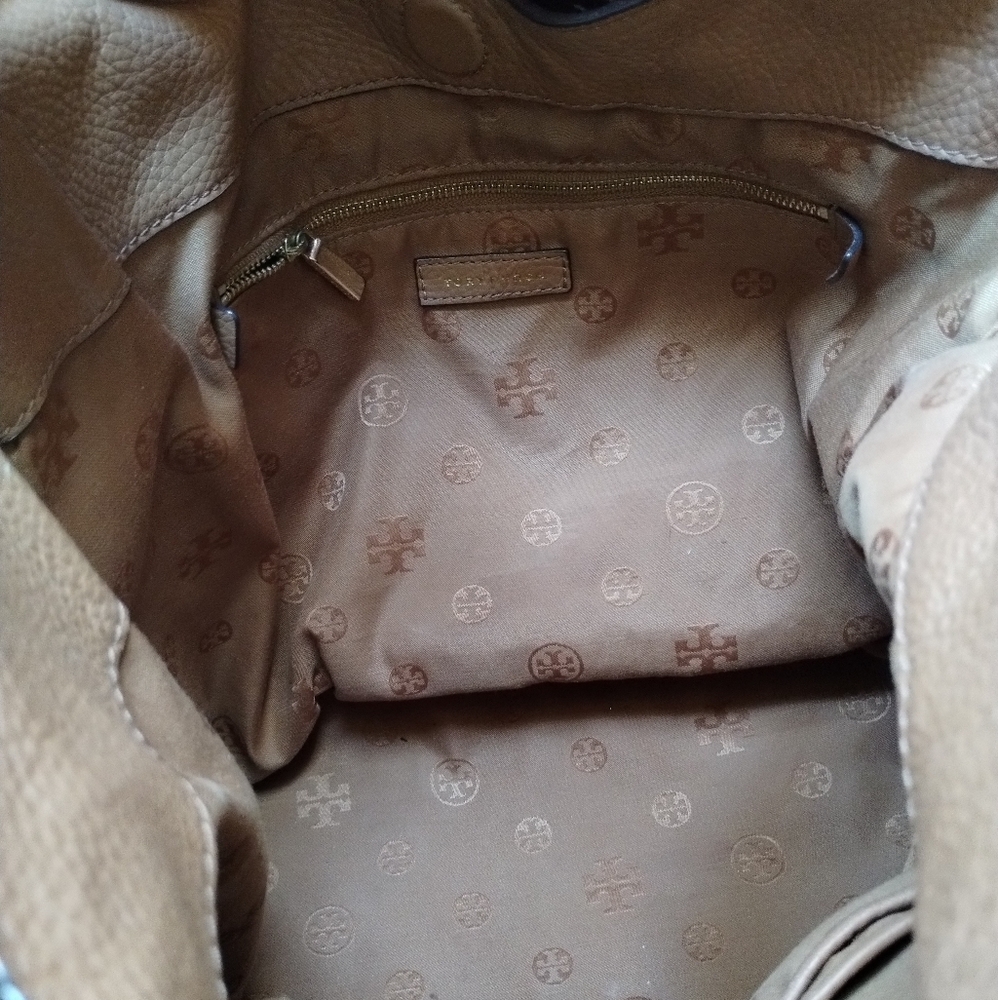 Tory Burch Tan Leather Hobo Bag with Signature Logo - Picture 10 of 14